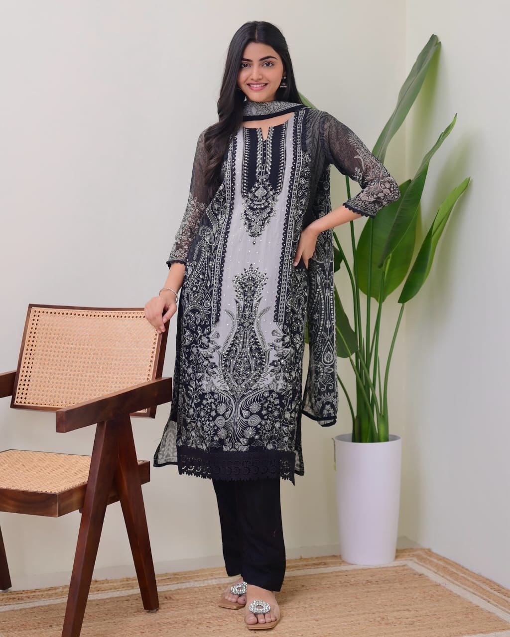 Women’s Black Printed Straight Kurti With Dupatta & Pant Set