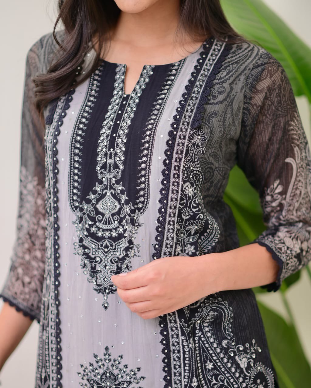 Women’s Black Printed Straight Kurti With Dupatta & Pant Set