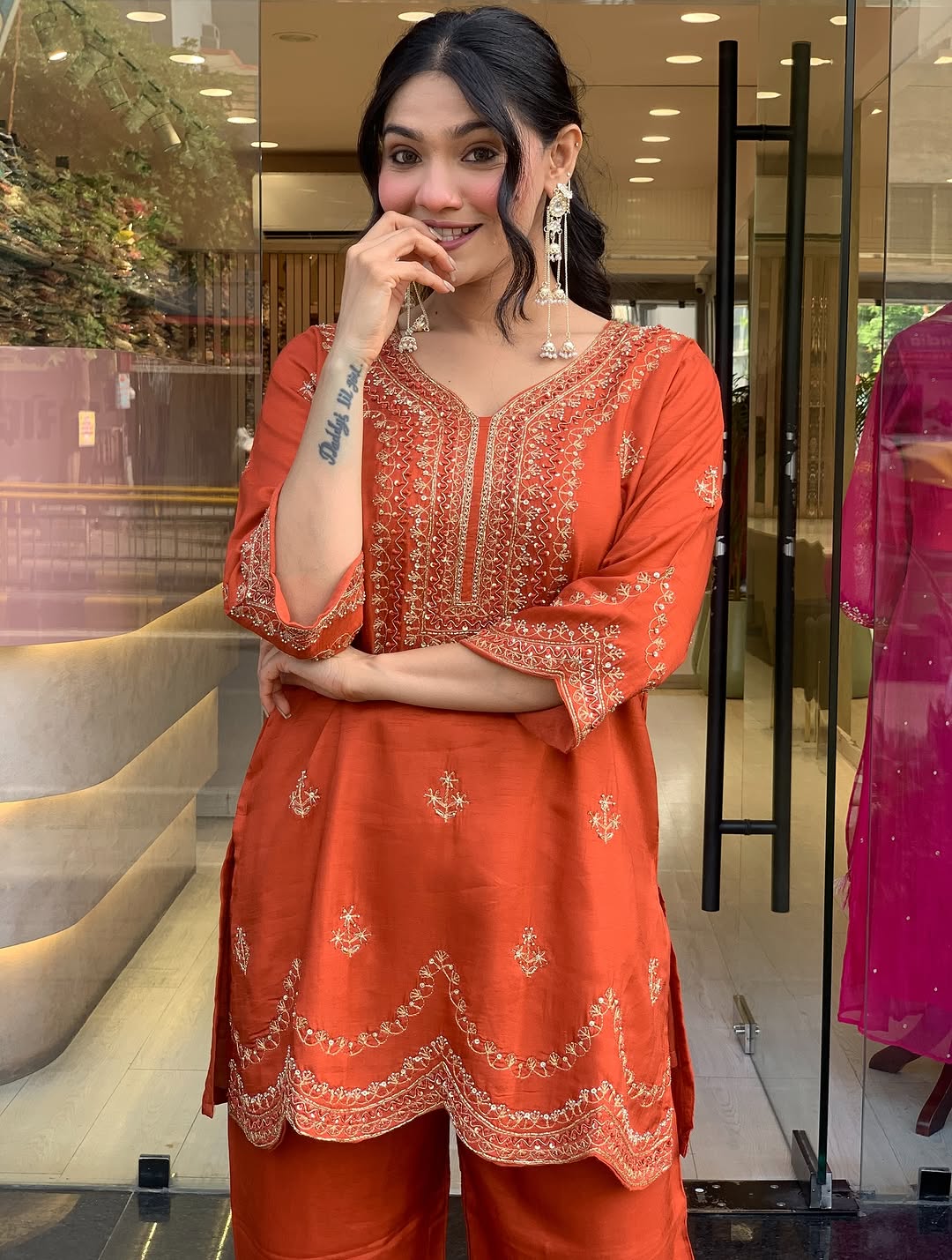 Premium Roman Silk Embroidered Kurti & Pant Set (With Chanderi Dupatta)